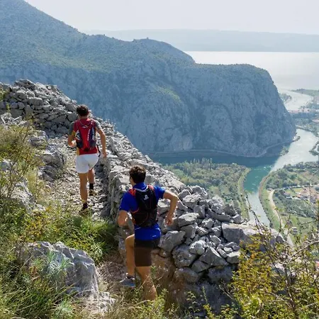 Betty * Omiš