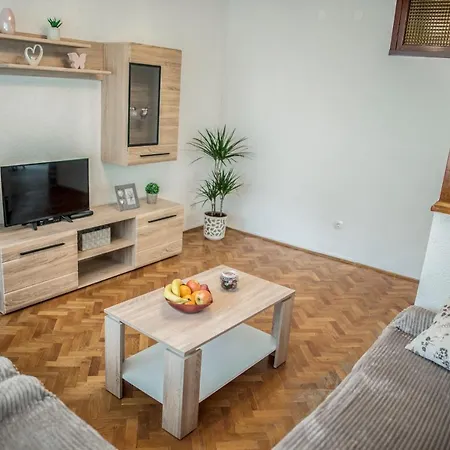 Betty Apartment